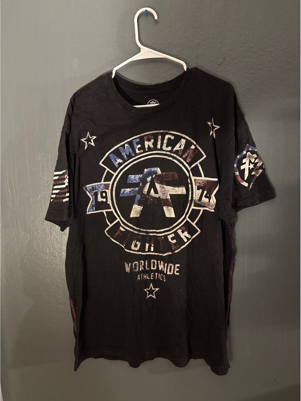 American Fighter 2XL Black Graphic T-Shirt with Distressed Flag Design